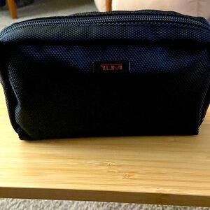 NEW! Tumi for Delta 1st class travel mini case